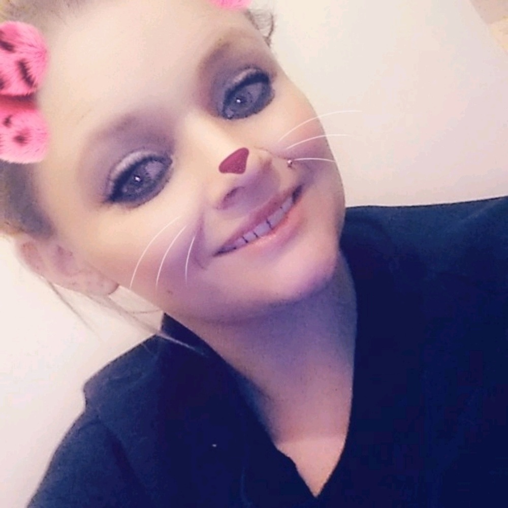 Meet your Posher, Kayla